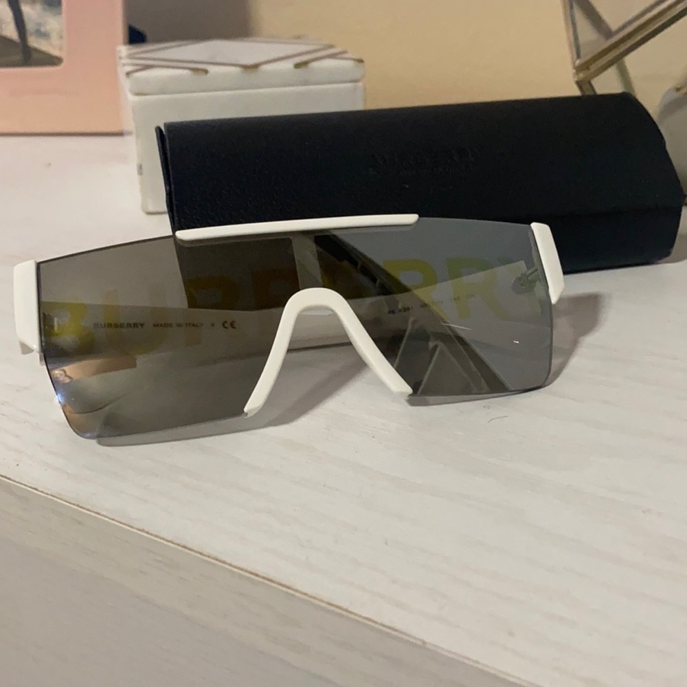 BURBERRY White logo sunglasses